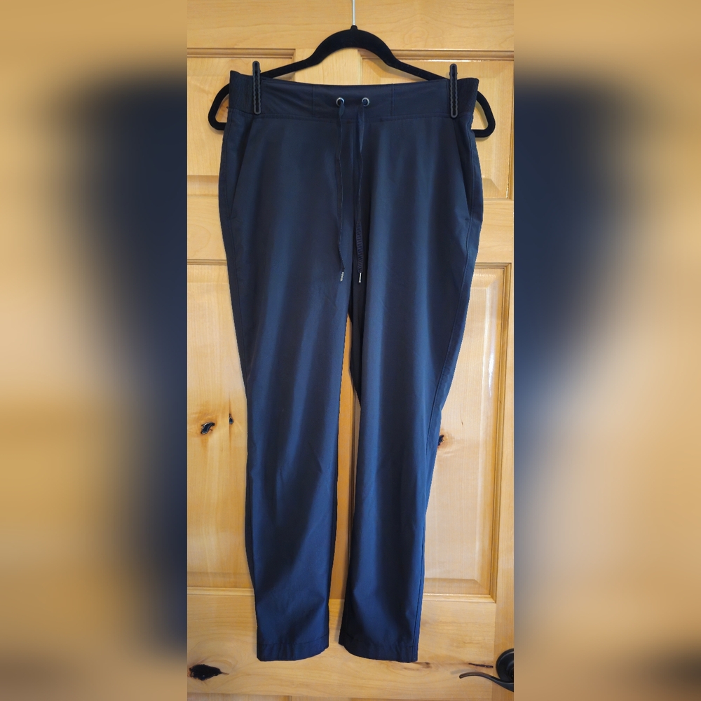 Athleta pants, regular length type joggers, black, size 4 Like NEW